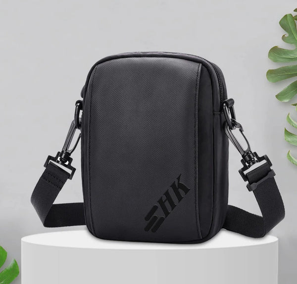 Sleek Crossbody Bag Messenger Bag Handbag Phone Bag in Black, One Size